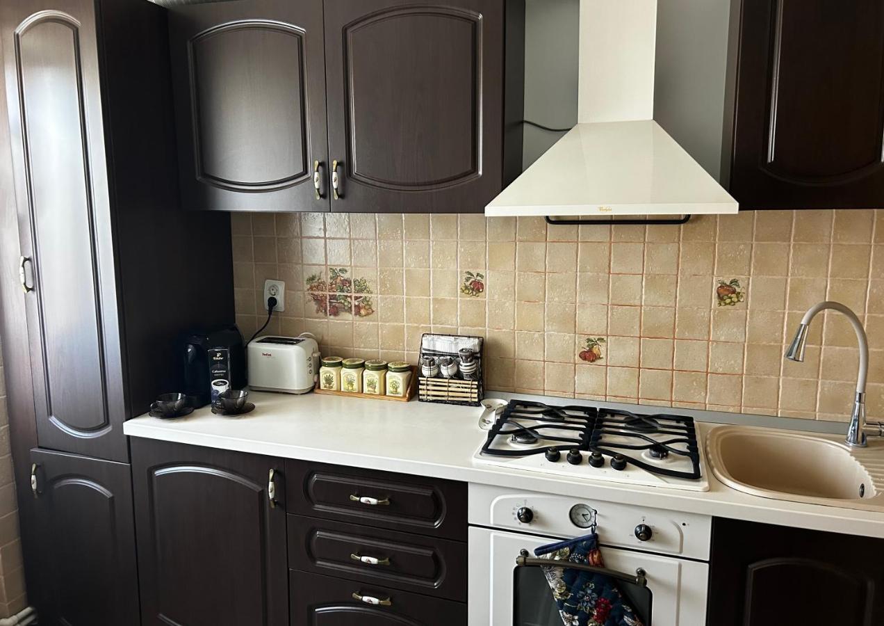 Lalelelor Apartment Сучава Экстерьер фото